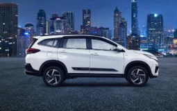 toyota-rush-medium-angle-front-view-648334